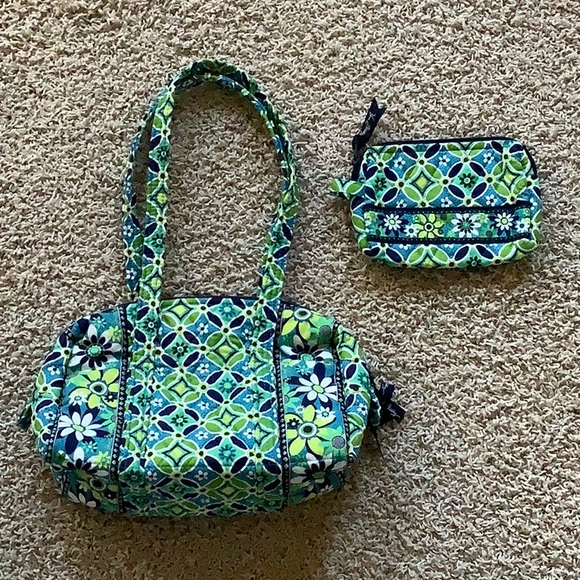 Vera Bradley Handbags - NWOT-Vera Bradley bag with matching cosmetic bag
